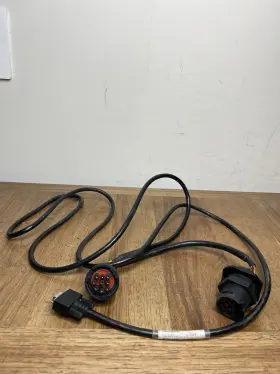 0528016881 Rand Mcnally Vehicle Gateway Db15 To 9 Pin Y Bulk Head Usb-c Dc 200 S Devices